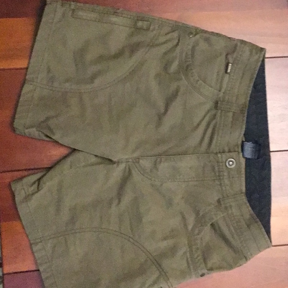 Kuhl 32 mens shorts 7” inseam